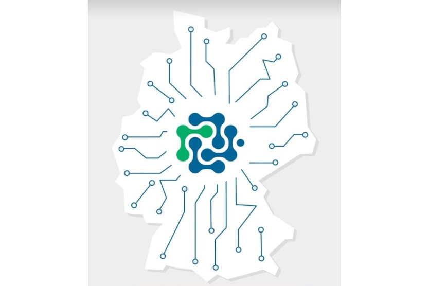 Gescribbelte Deutschlandkarte mit blauen Vernetzungslinien und dem Bildsymbol aus dem Logo von TISiM